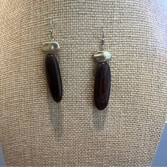 Elegant Brown and Gold Earrings for Pierced Ears - Picture 2 of 5